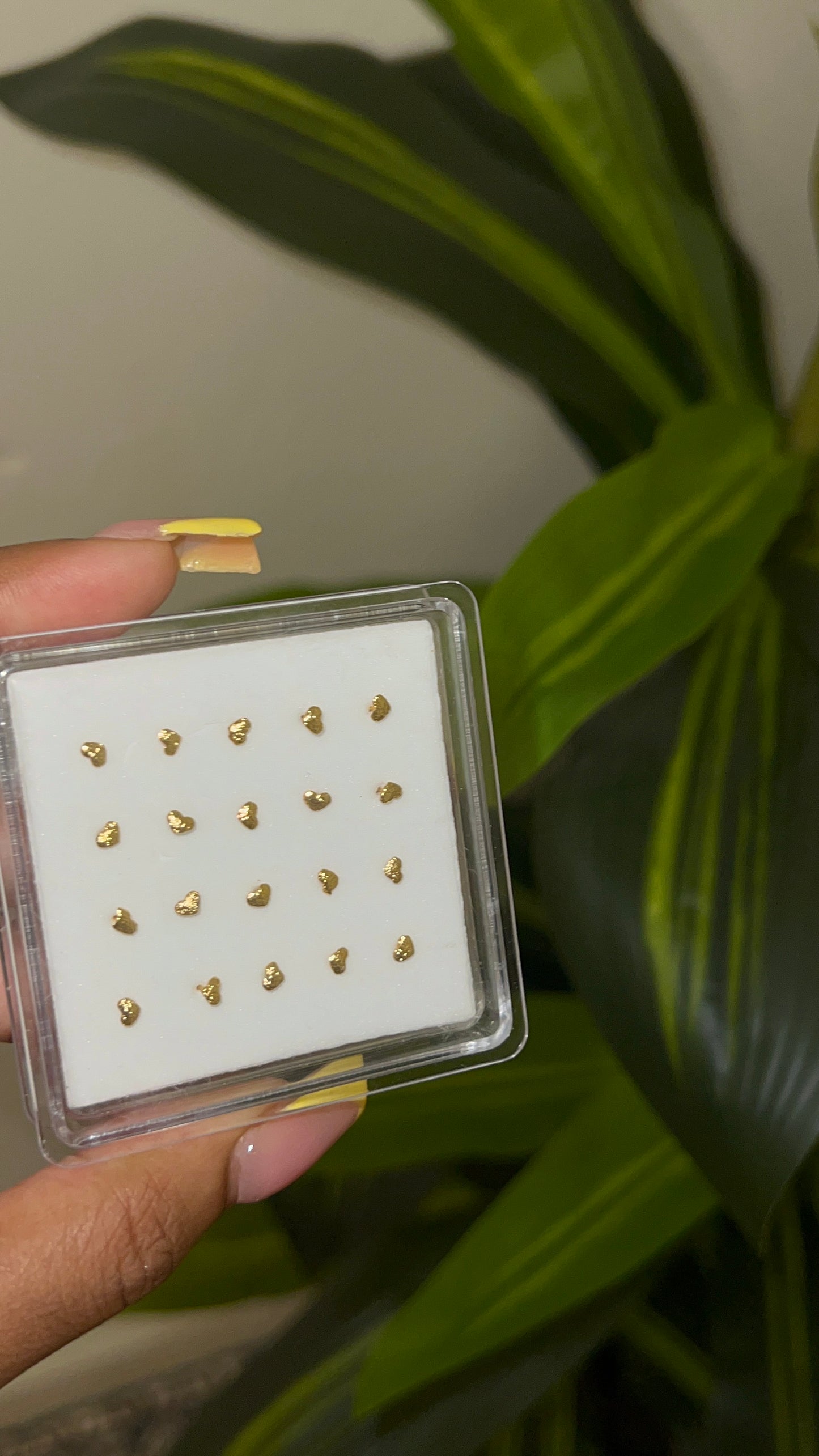 gold heart nose stud