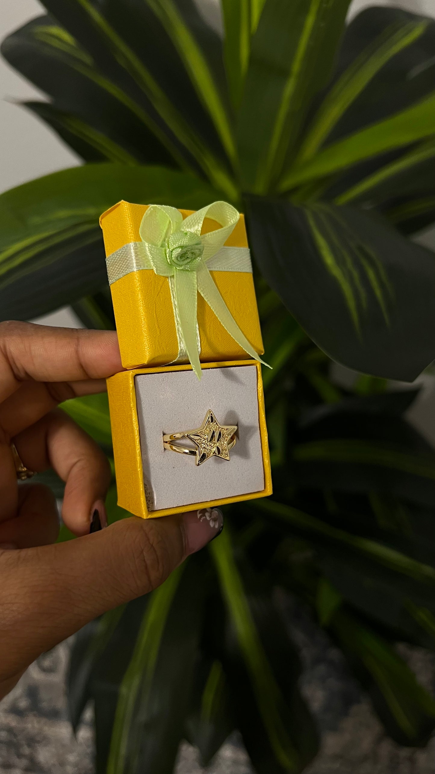Nugget star ring