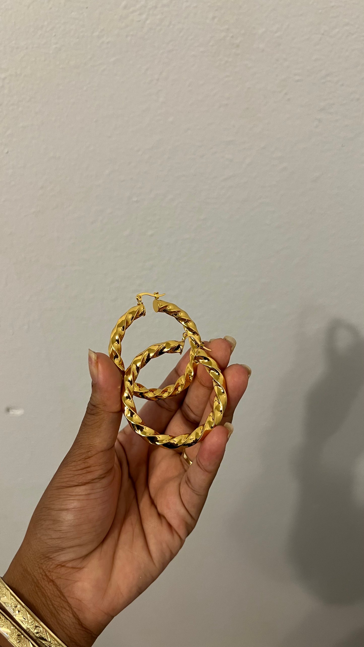 Twisty hoops