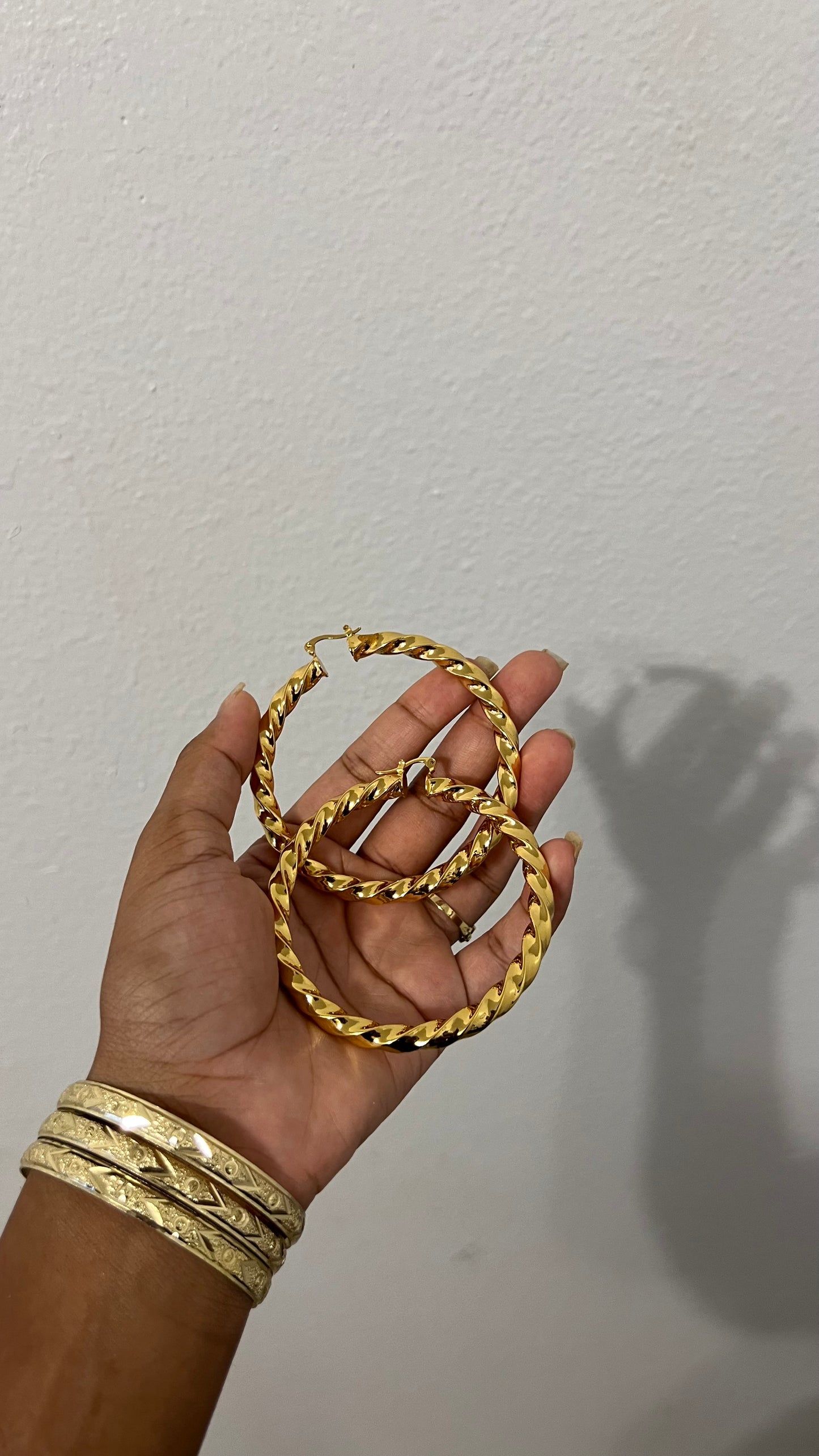 Twisty hoops