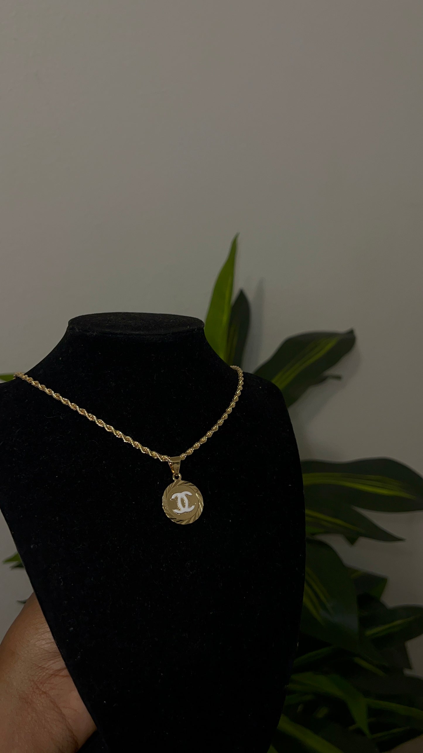 White CC circle Necklace